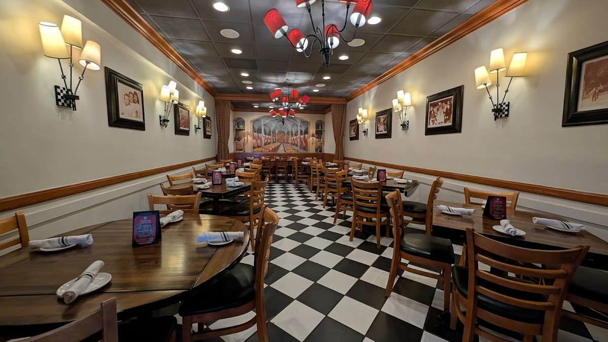 Maria's Italian Kitchen - Encino