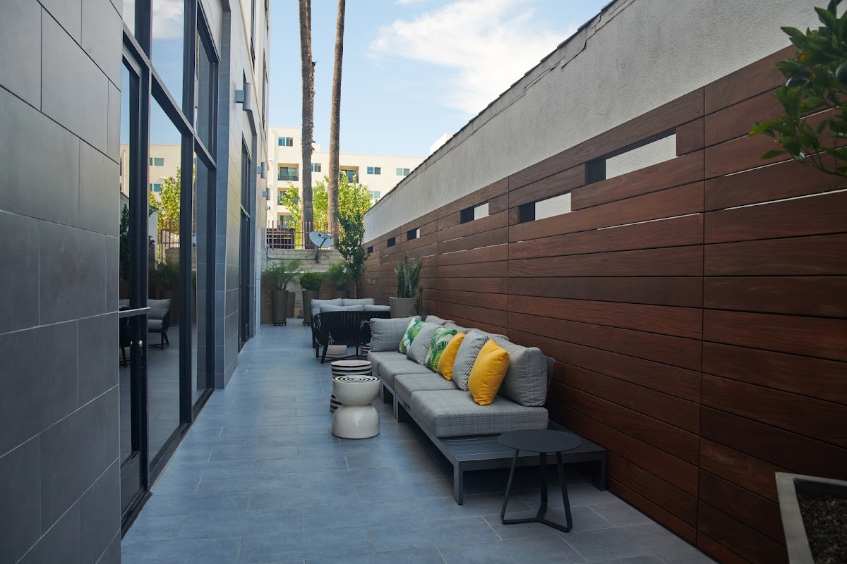 Hampton Inn & Suites Los Angeles/Sherman Oaks